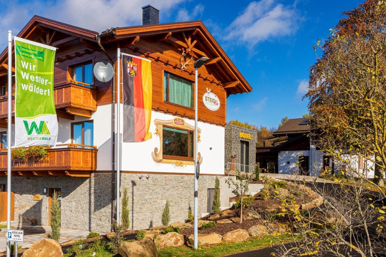 Steig-Alm Hotel Superior Bad Marienberg Eksteriør billede